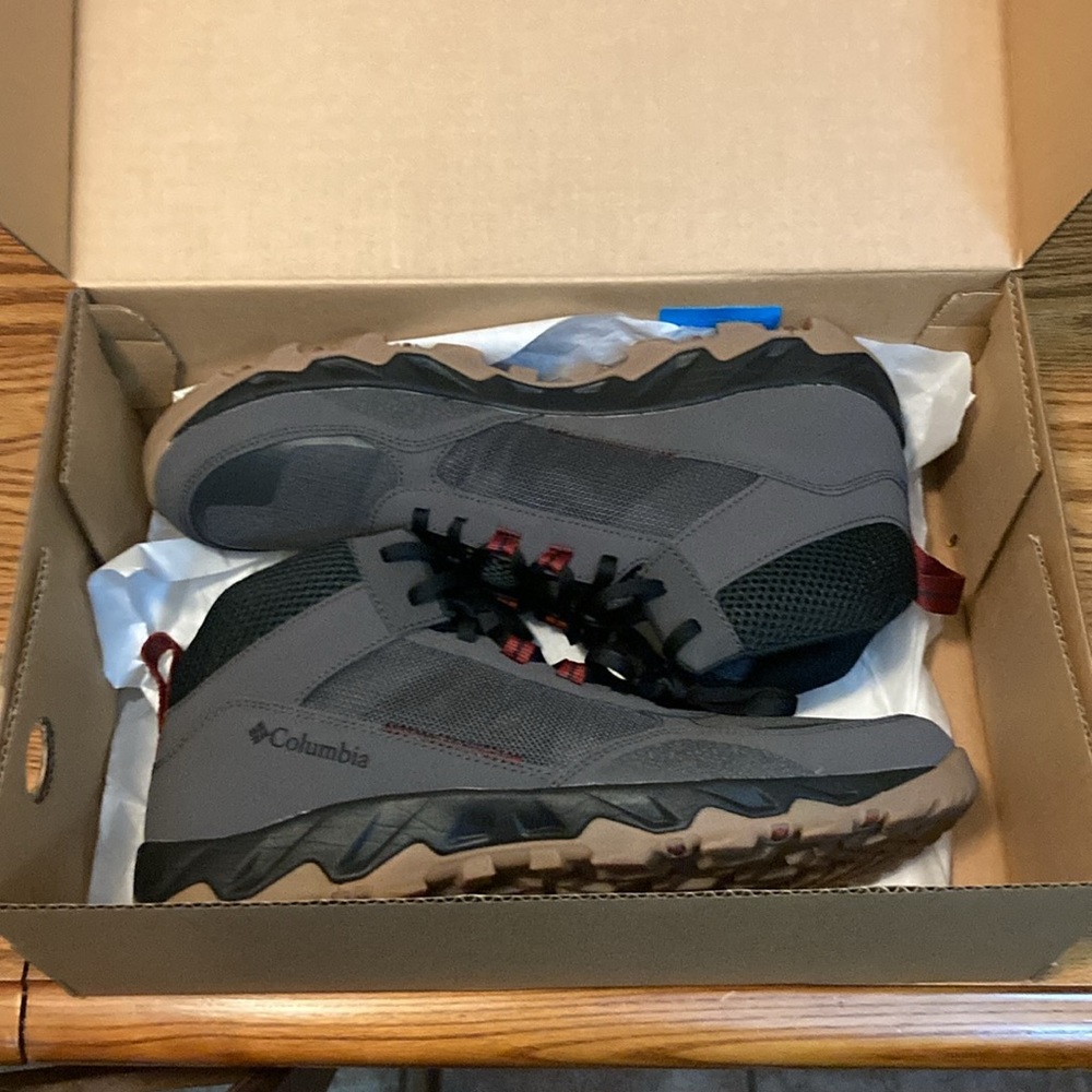Columbia-Flow Centre hiking boots